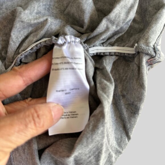 Motherhood Maternity Size Small NWT Gray Floral Ruched V-Neck T-Shirt - Picture 8 of 10